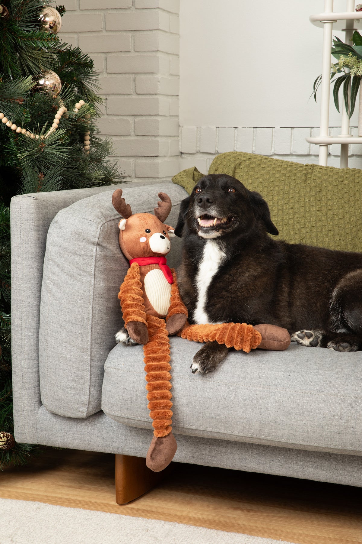 Muttley Happy Reindeer 24"